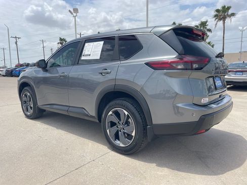 Certified 2025 Nissan Rogue SV FWD image 3