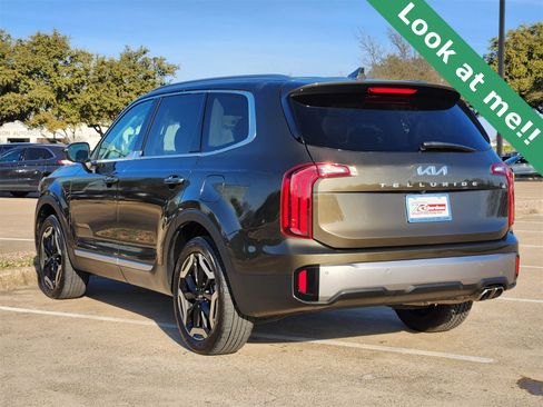 Used 2025 Kia Telluride S image 4