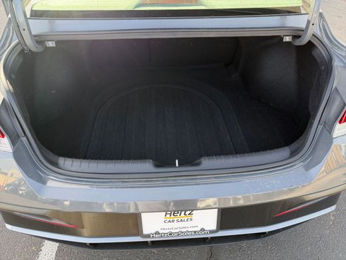 Used 2025 Hyundai Elantra SEL image 32