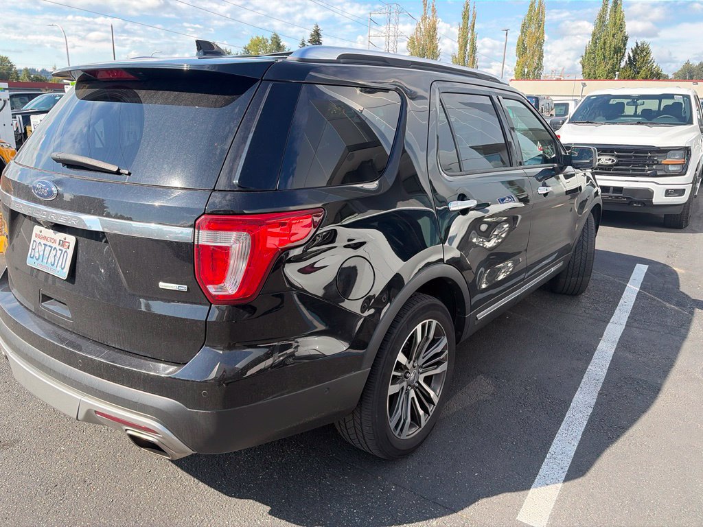 Used 2017 Ford Explorer Platinum AWD/4WD image 4