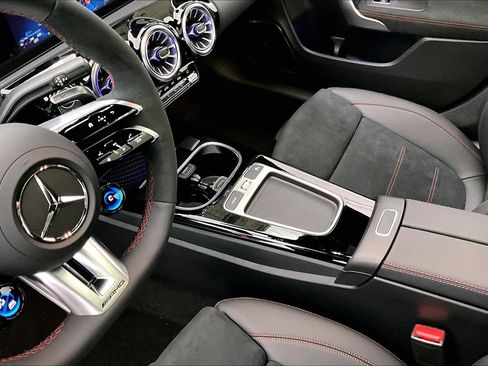 New 2026 Mercedes-Benz CLA 35 AMG 4MATIC image 8