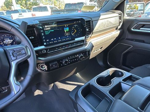 Certified 2025 Chevrolet Silverado 1500 LT image 21
