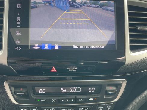 Used 2017 Honda Pilot Touring image 26