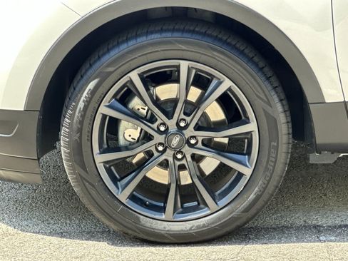 Used 2019 Ford Explorer XLT w/ Equipment Group 202A FWD image 28