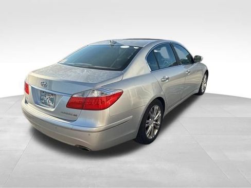 Used 2010 Hyundai Genesis 4.6 w/ Technology Pkg 5 image 2