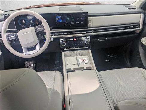 Used 2025 Hyundai Santa Fe SEL image 14