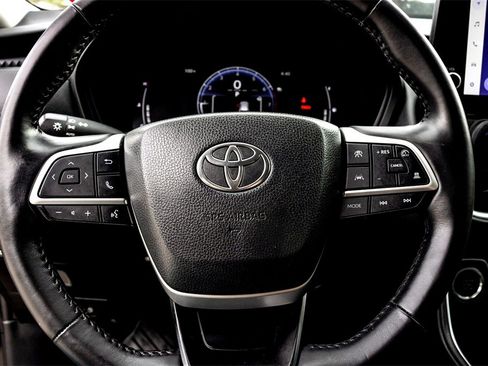 Used 2024 Toyota Grand Highlander XLE image 17