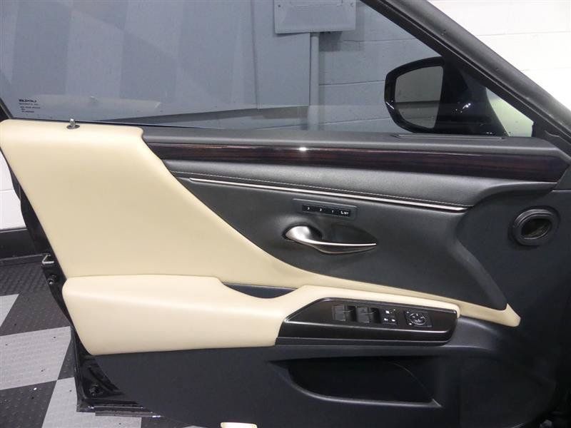Used 2019 Lexus ES 350 w/ Premium Package FWD image 18