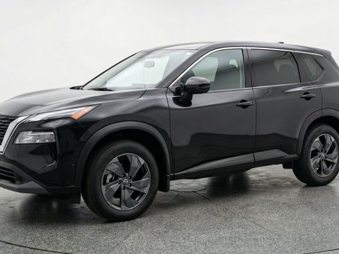 Used 2025 Nissan Rogue SV FWD image 3