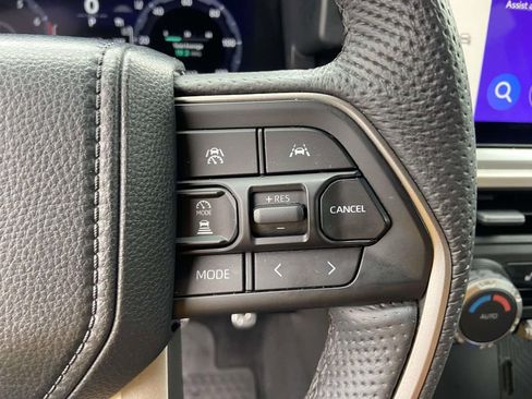 Used 2024 Toyota Tacoma TRD Sport w/ TRD Sport Upgrade Package image 32