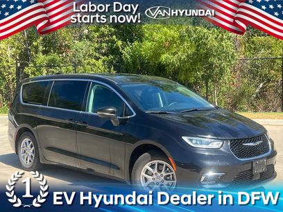 Used 2023 Chrysler Pacifica Touring-L