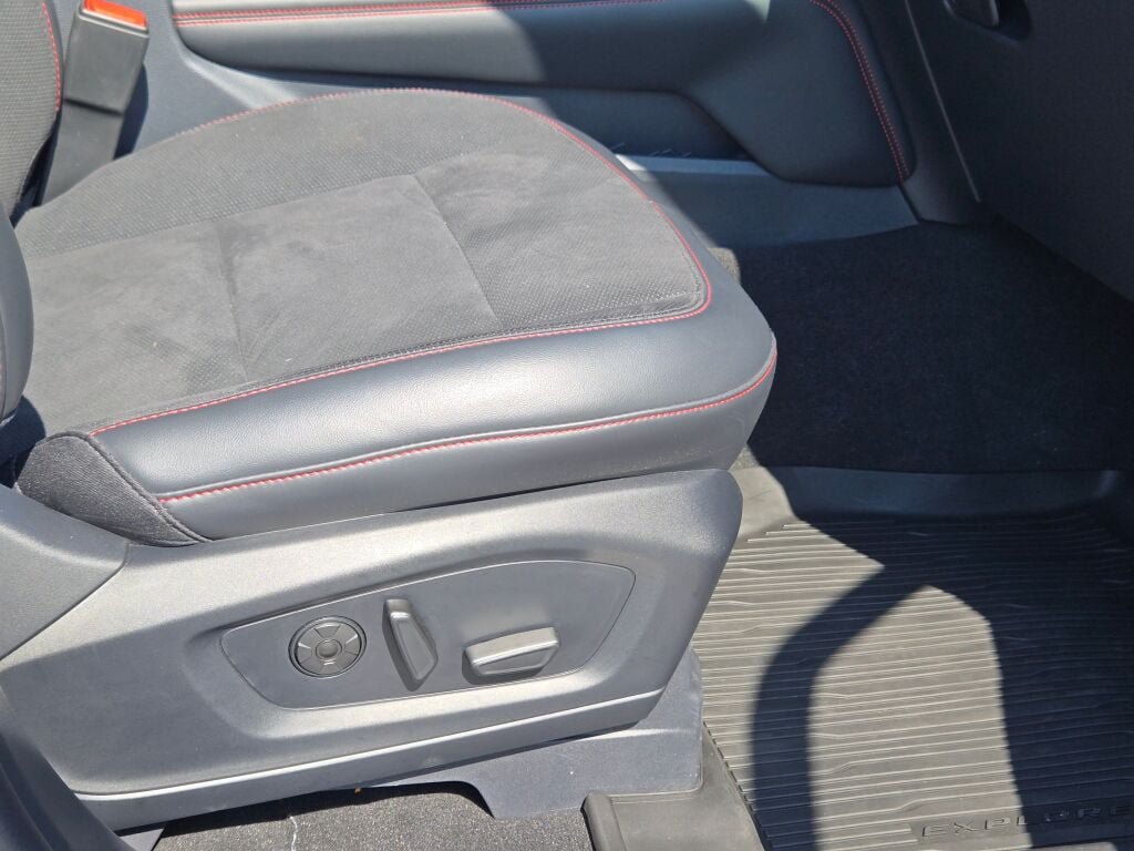 Used 2025 Ford Explorer ST w/ Sun And Sound Package AWD/4WD image 5