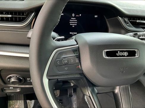 New 2025 Jeep Grand Cherokee Altitude image 22