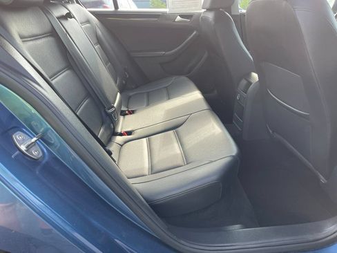 Used 2017 Volkswagen Jetta SEL FWD image 18