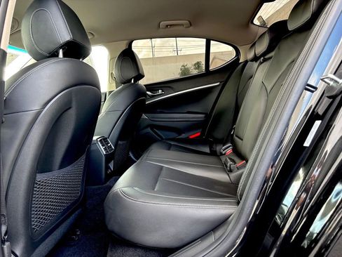 Used 2025 Genesis G70 2.5T image 21