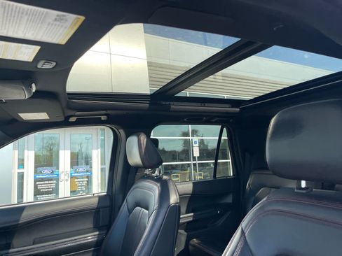 Used 2023 Ford Expedition Max Limited image 12