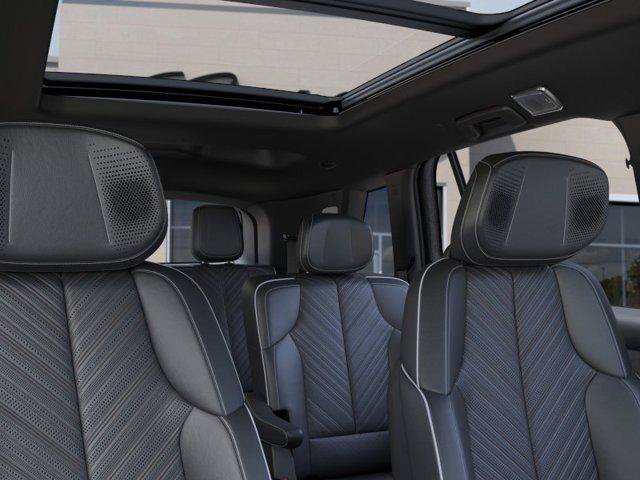 New 2027 Cadillac Vistiq Platinum AWD/4WD image 24