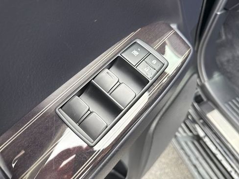 Used 2021 Lexus GX 460 Premium w/ Premium Package image 24