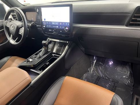 Certified 2026 Lexus GX 550 w/ Accessory Package (31) AWD/4WD image 12