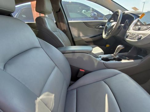 Used 2016 Chevrolet Malibu LT w/ Leather Package image 4