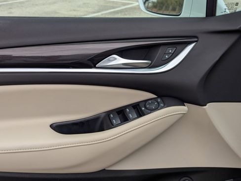 Used 2020 Buick Enclave Essence w/ Sound and Sites Package image 10