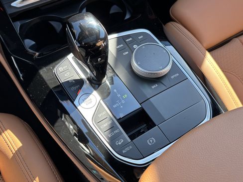 Certified 2025 BMW X4 xDrive30i image 26