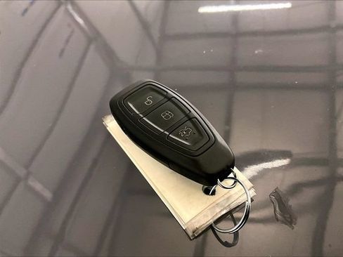 Used 2017 Ford Focus RS AWD/4WD image 9