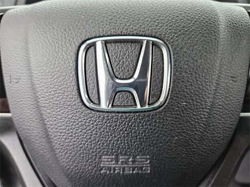 Used 2020 Honda Pilot Touring image 29