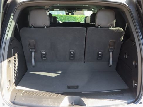 Used 2023 Chevrolet Tahoe LT RWD image 9