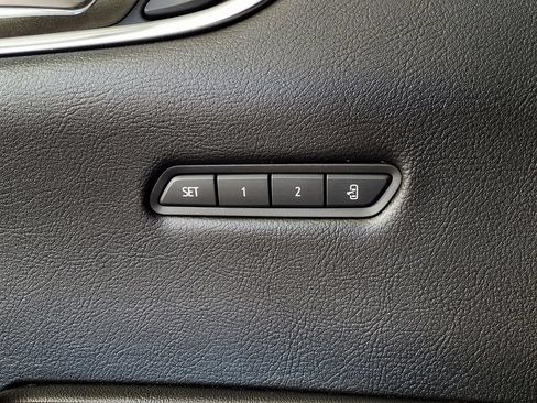 Used 2021 Cadillac XT5 Premium Luxury FWD image 18