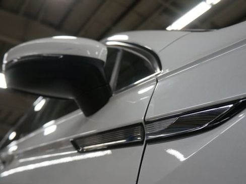 Certified 2023 Volkswagen Tiguan SE image 92