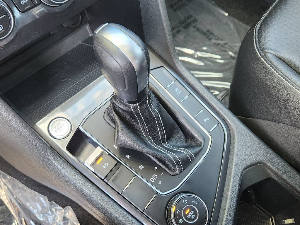 Used 2021 Volkswagen Tiguan SE R-Line AWD/4WD image 11