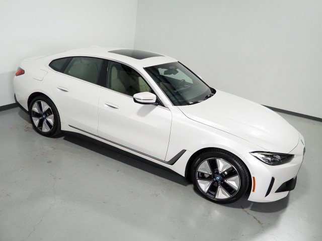 Used 2023 BMW i4 eDrive40 RWD image 12