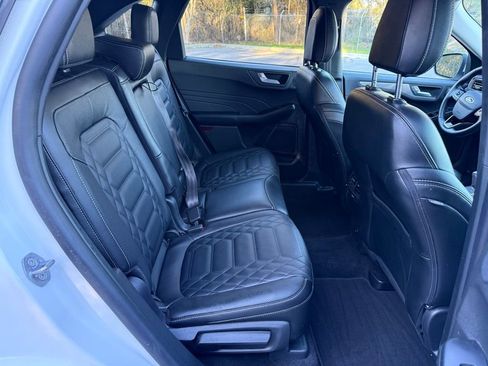 Used 2024 Ford Escape Platinum w/ Premium Technology Package image 18