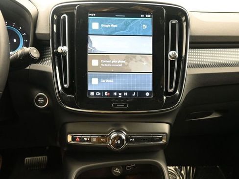 Used 2023 Volvo XC40 B5 Plus w/ Protection Package Premier image 11
