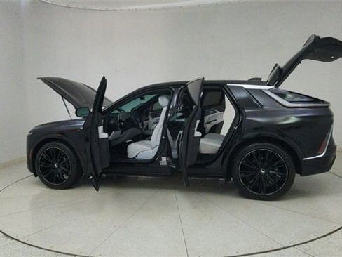 Used 2025 Cadillac Lyriq Luxury image 74