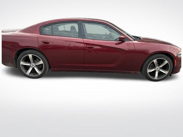 Used 2017 Dodge Charger SE RWD image 7