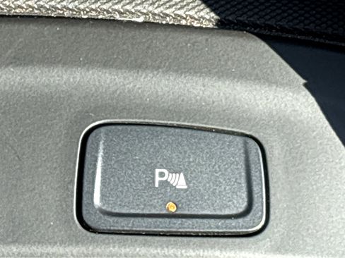 Used 2022 Chevrolet Equinox LT image 33