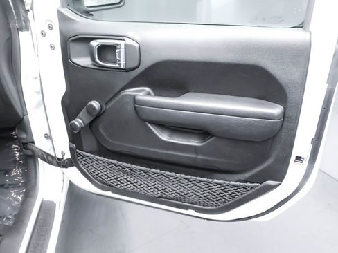 Used 2023 Jeep Wrangler Sport AWD/4WD image 30