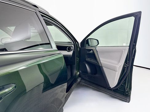 Used 2013 Toyota RAV4 Limited image 33