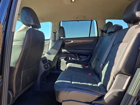 Used 2024 Volkswagen Atlas SE image 13