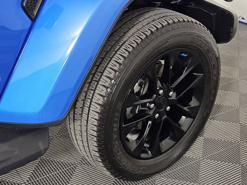 Used 2023 Jeep Wrangler Unlimited Sahara w/ Cold Weather Group image 7