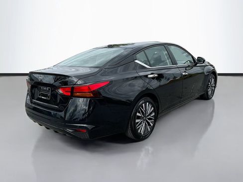 Used 2025 Nissan Altima 2.5 SV image 8