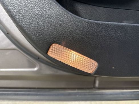 Used 2023 Toyota Sienna Platinum image 21