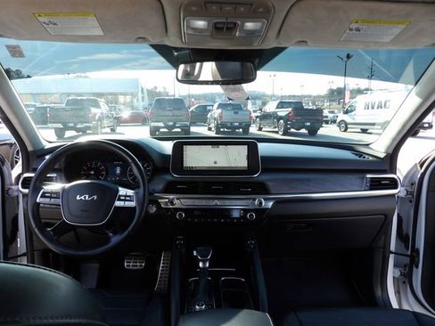 Used 2022 Kia Telluride SX w/ SX Prestige Package image 12