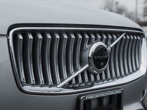 Used 2023 Volvo XC90 B6 Ultimate w/ Protection Package Premier image 12