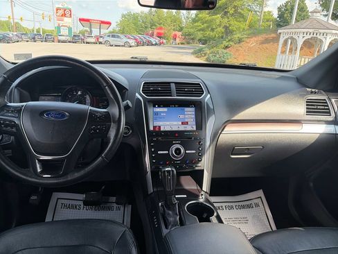 Used 2018 Ford Explorer Limited AWD/4WD image 13