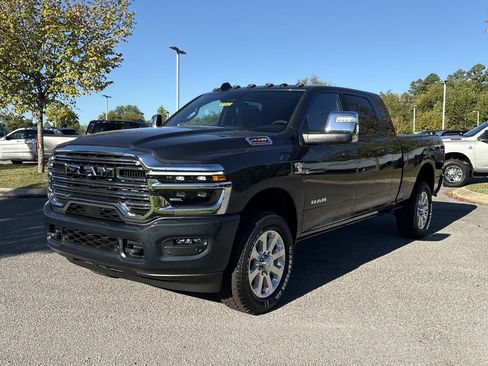 New 2026 RAM 2500 Laramie AWD/4WD image 3