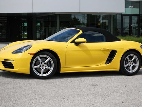 Certified 2024 Porsche 718 Boxster RWD image 9
