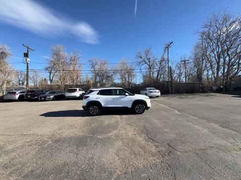 Used 2025 Chevrolet TrailBlazer LT w/ Driver Confidence Package image 10